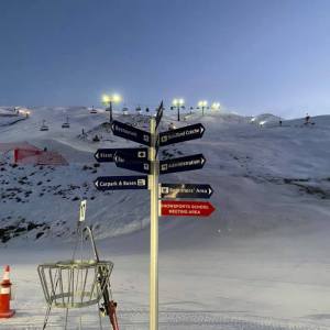 ski field mountain covered in snow