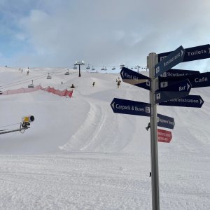 ski field mountain covered in snow