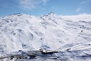 a snow covered mountain